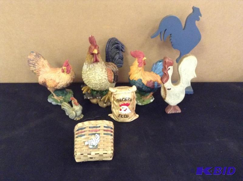 lot 29 image: Collection Rooster Decor