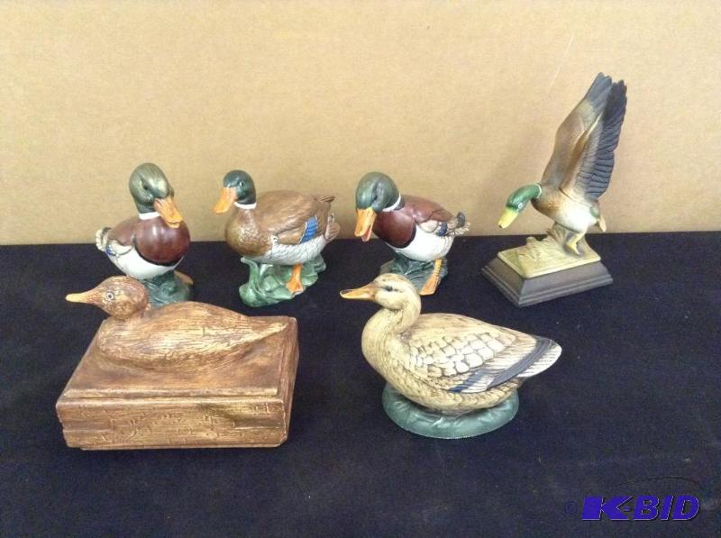 lot 30 image: Mallard Duck Figurines