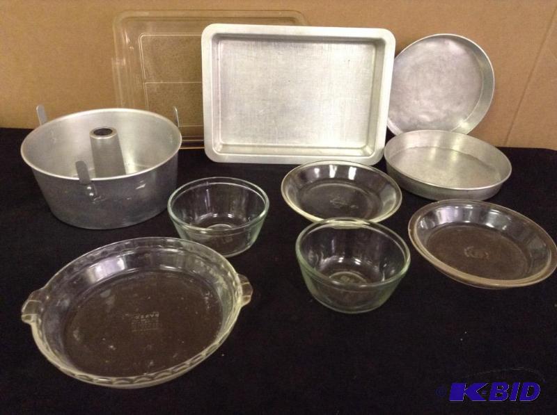 lot 38 image: Bakeware
