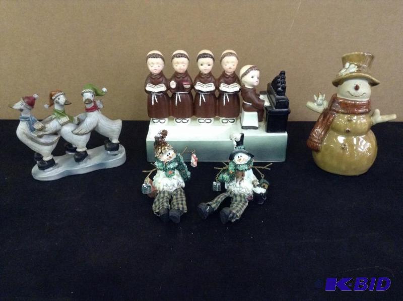 lot 41 image: Christmas Decor
