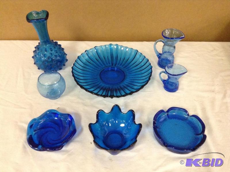 lot 47 image: Collection Blue Glassware