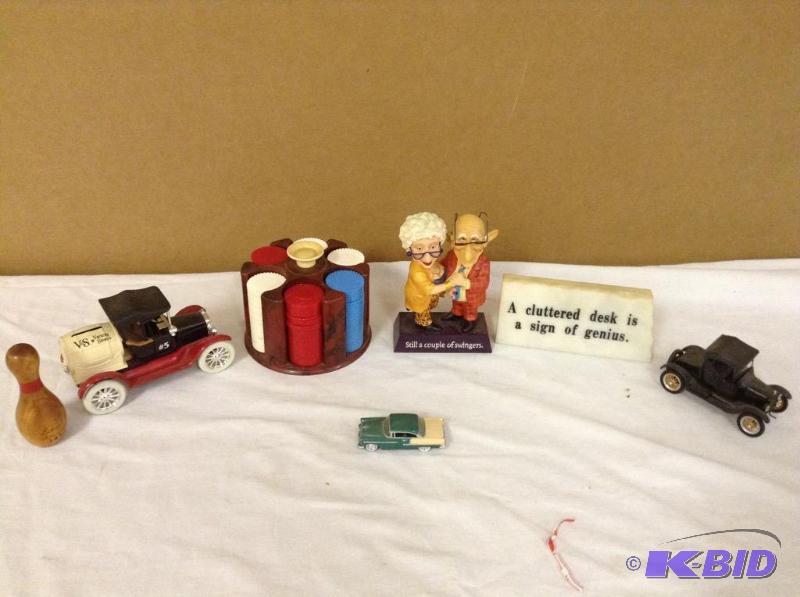 lot 58 image: Lot Vintage Collectibles