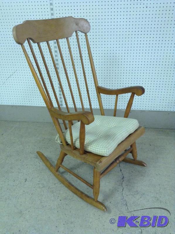 lot 6 image: Wooden Spindle Rocking Chair