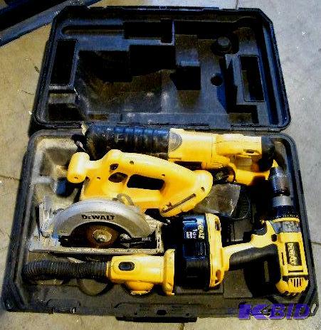 lot 56 image: DeWalt&nbspFour Piece Tool Set - 18V cordles...