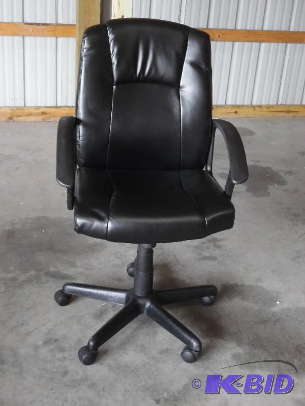 Black office chair