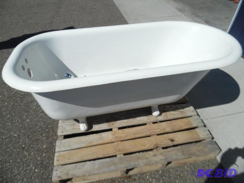 claw foot tub
