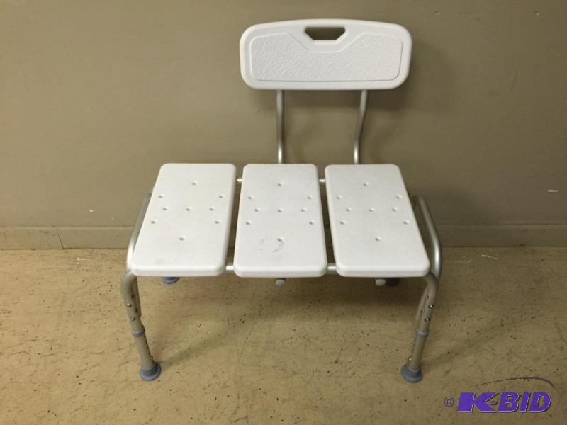 lot 16 image: Adjustable Shower Seat