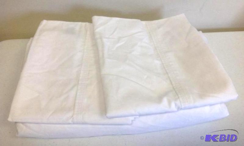 JC Penney Home Queen Fitted Sheet and 2 Cases White