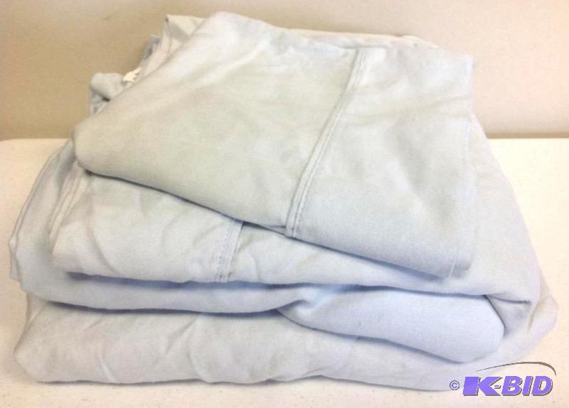 JC Penney Home King Set 1 Flat, 1 Fitted & 1 Pillow Case Blue Lightly Used