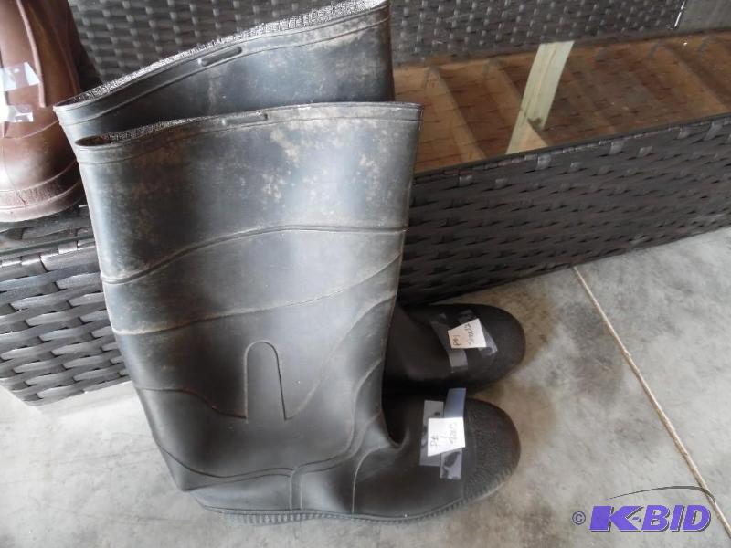 Rubber boots