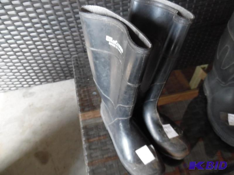 Rubber boots