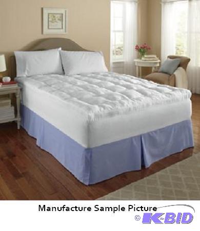 lot 42 image: Quilted Mattress Pad - White - 100% polyester...