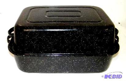 lot 84 image: Larger Turkey Roaster - Comes with lid...
