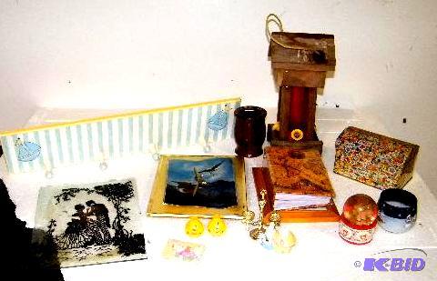 lot 93 image: Home Decor and More - Knick knacks - Hummingb...