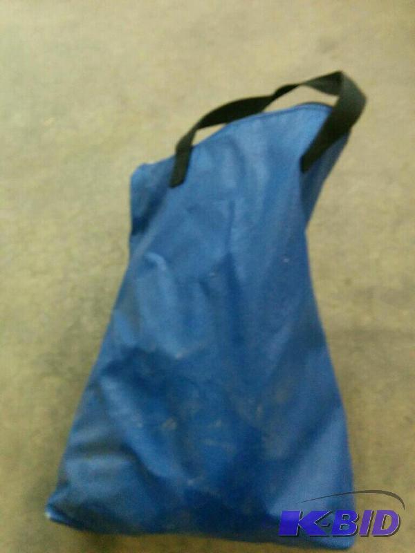 2 14 x 58 hockey pucks &amp Zippered Hockey Puck Bag (40)