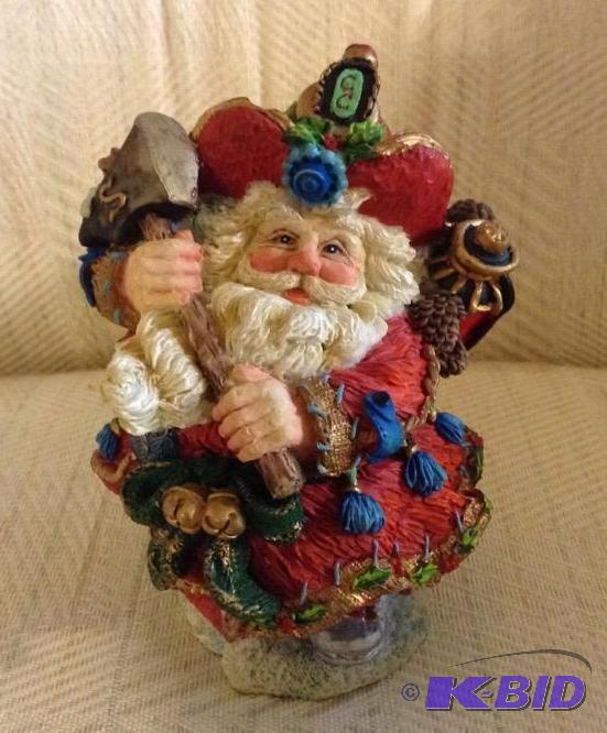 lot 106 image: Crinkle Claus Crinkle Resin Santa Figurine