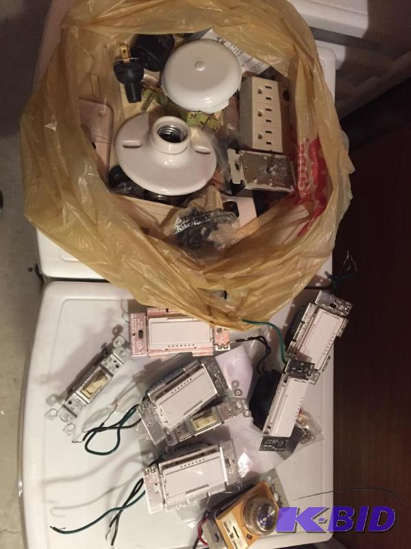 lot 129 image: Yet More Electric Supplies