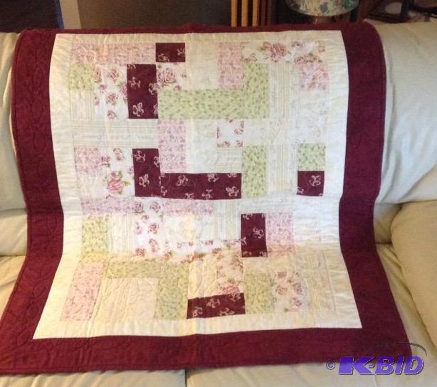 lot 181 image: Hand Made Machine Quilted ThrowHanging