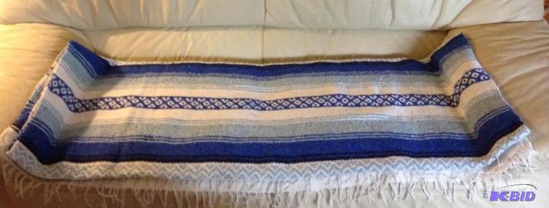 lot 189 image: BlueWhite Cotton Mexican Blanket
