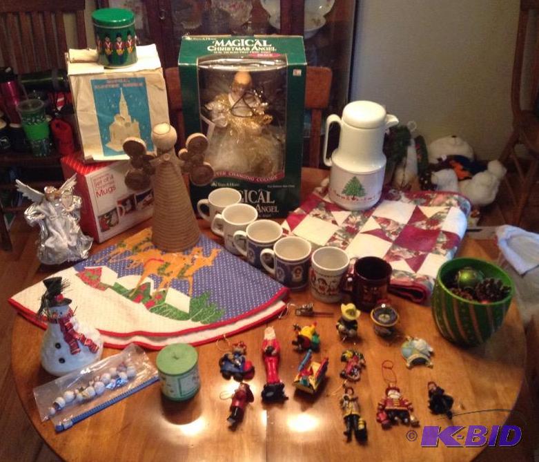 lot 205 image: More Christmas Decor and Ornaments