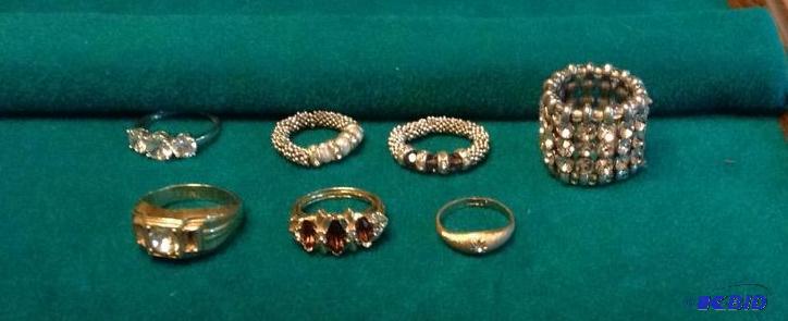 lot 214 image: Rings