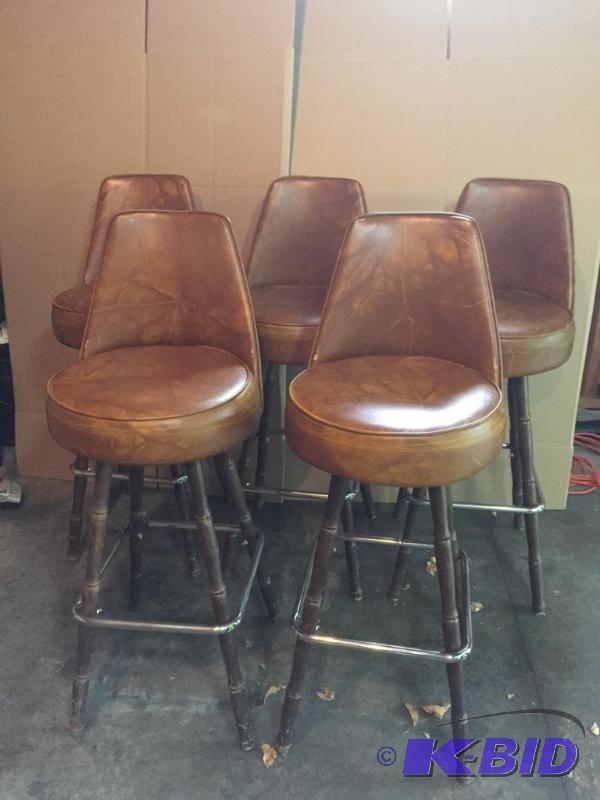 lot 225 image: Set of Five Vintage Bar Stools with Swivel