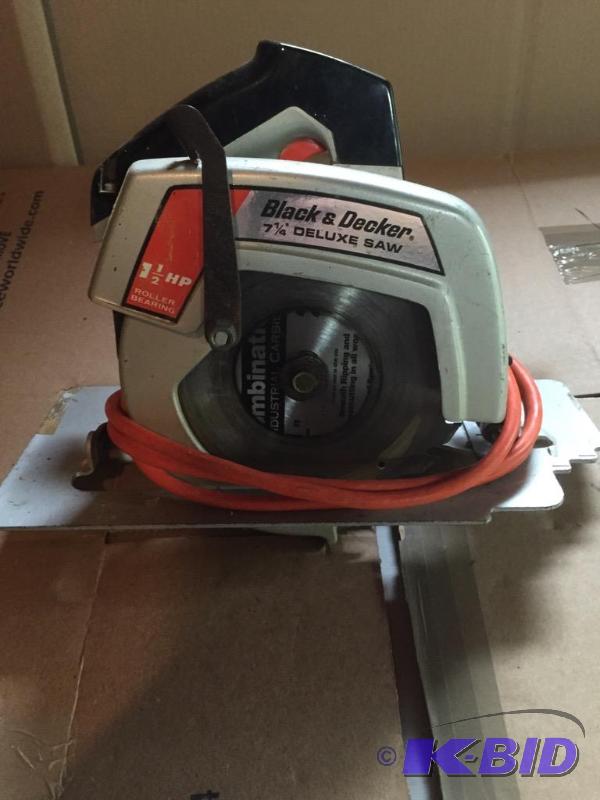 lot 232 image: Older Black & Decker Circular Saw