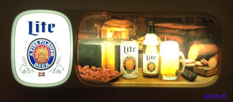 lot 24 image: Lighted Miller Lite Beer Sign