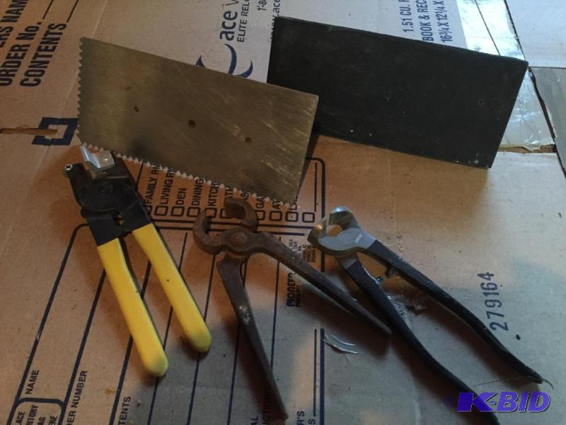lot 244 image: Tools and Trowels