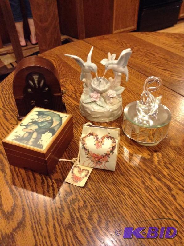 lot 248 image: Assorted Music Boxes