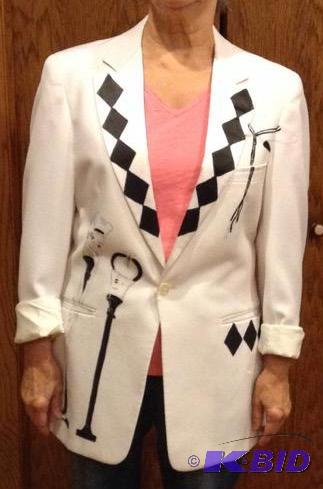lot 273 image: Womens Vintage Hand Painted Tuxedo Jacket
