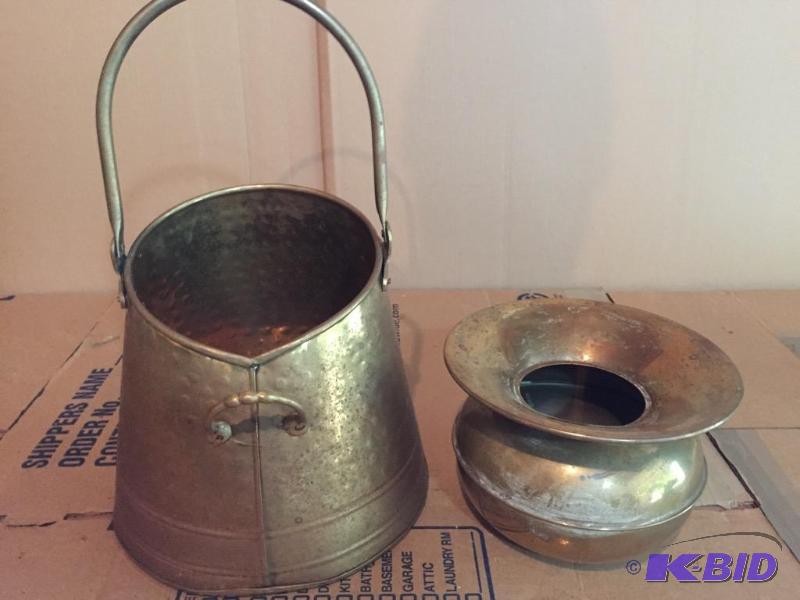 lot 282 image: Brass Spittoon and Kettle
