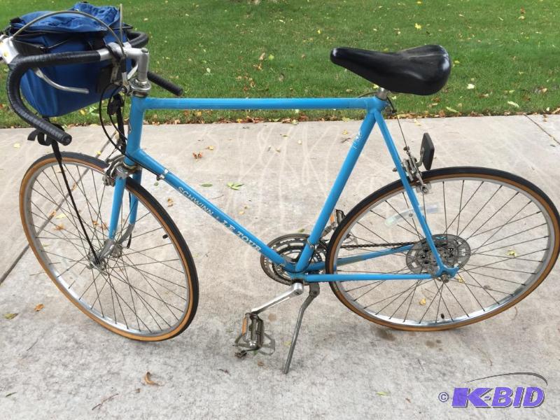 lot 286 image: Vintage 1970s Schwinn Le Tour 10 Speed Bicycle
