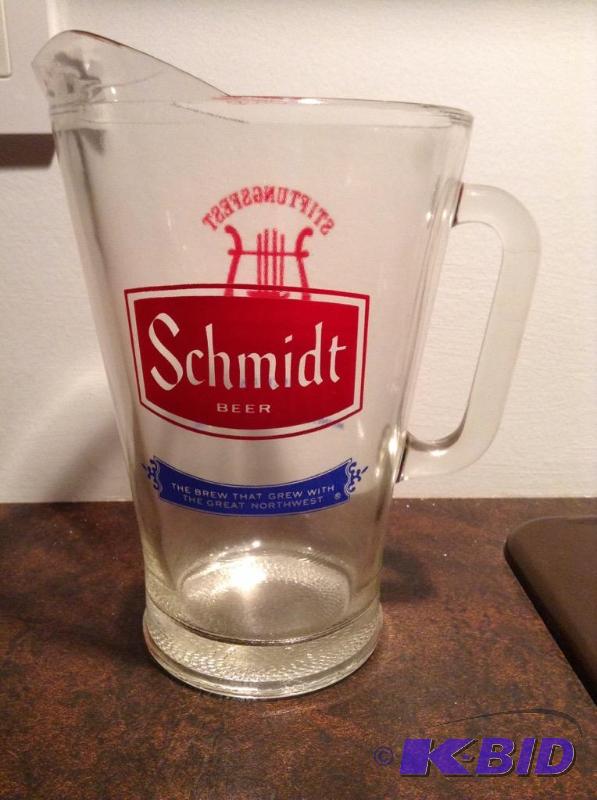 lot 29 image: Glass Schmidt Beer Pitcher - Stiftungfest Commemorative