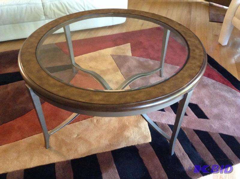 lot 3 image: Contemporary Round Glass Top Coffee Table