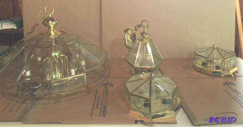 lot 300 image: Household Lighting Set