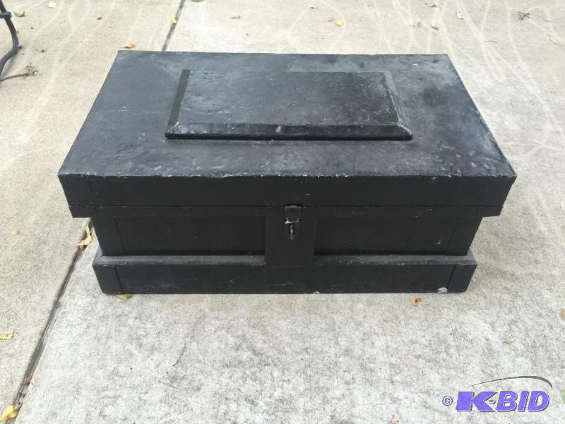 lot 303 image: Wooden Chest