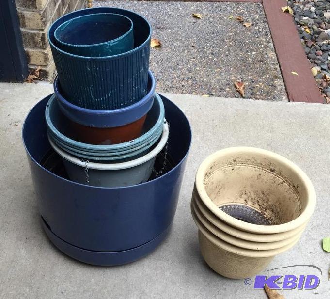 lot 328 image: Lot of Planters