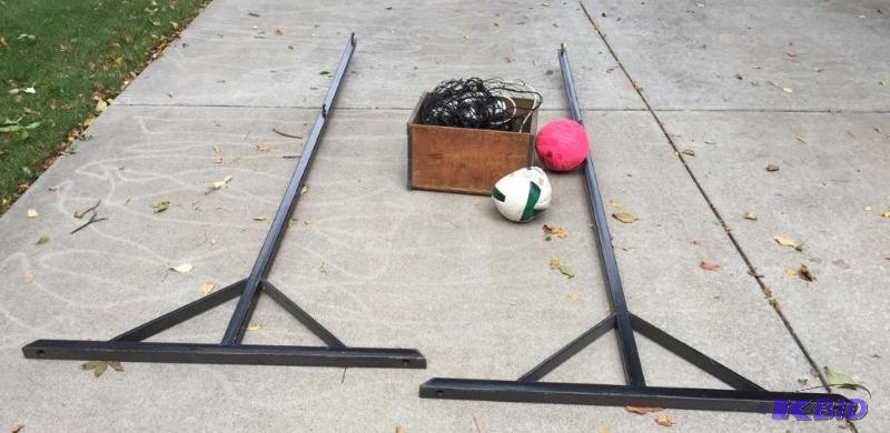 lot 332 image: Backyard Volleyball Set