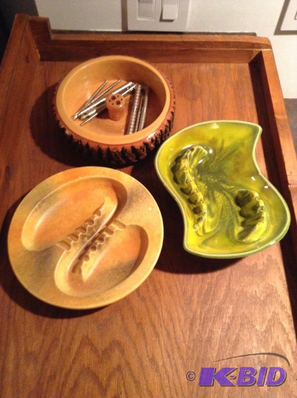 lot 48 image: Vintage Ashtrays and Nut Cracker Bowl