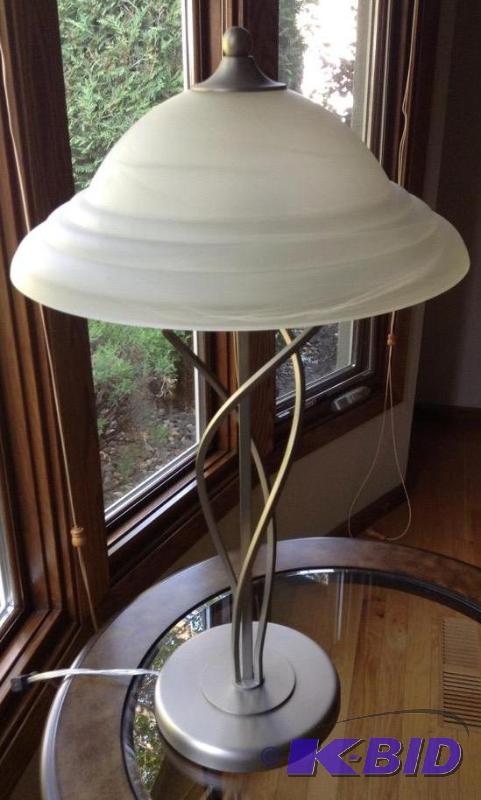 lot 5 image: Two Stylish Modern Table Lamps
