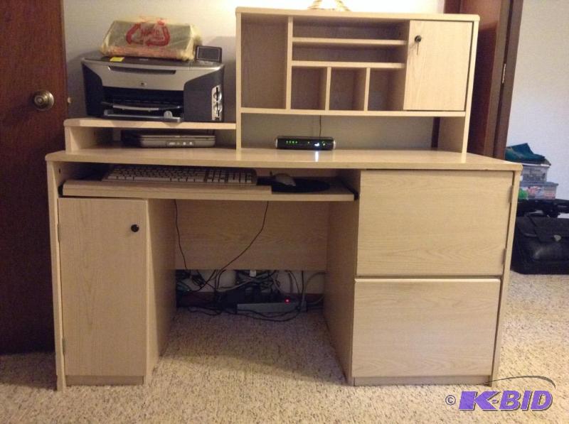 lot 56 image: Light Colored Wood Grain Desk