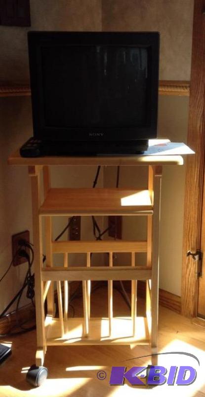 lot 82 image: Small Rolling Cart with Small TV