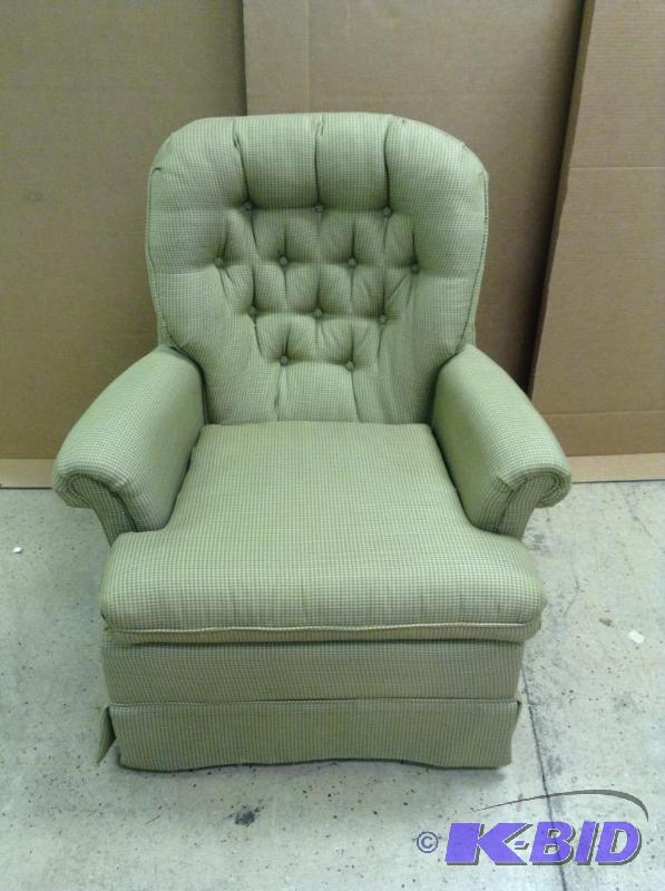 lot 12 image: Flexsteel Swivel Lounge Chair