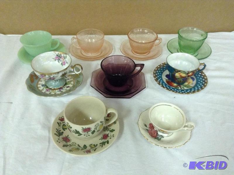 lot 28 image: Collection Teacups w Saucers - Johnson Bros 