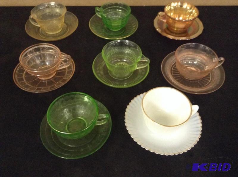 lot 30 image: Depression Glass Teacups & Saucers