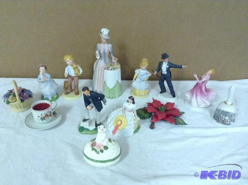 lot 32 image: Assortment Avon Porcelain Figurines
