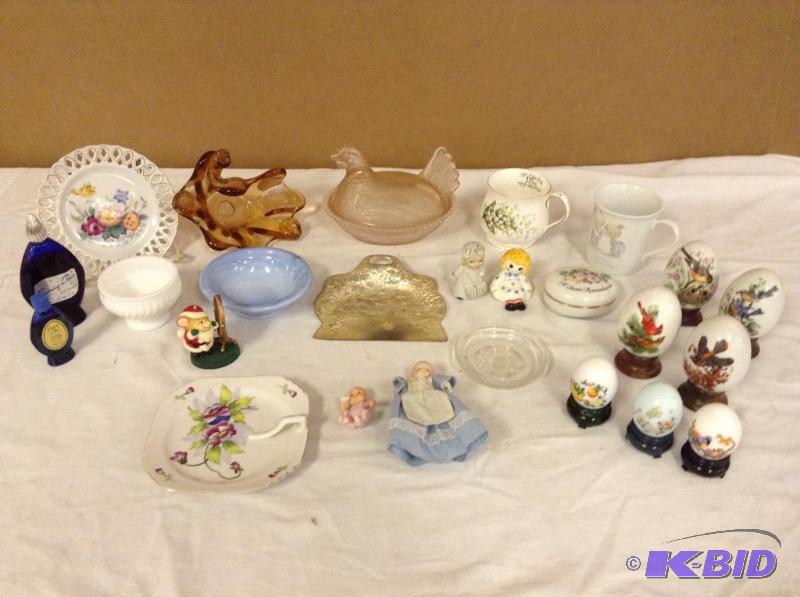 lot 39 image: Assortment Decorative Collectibles