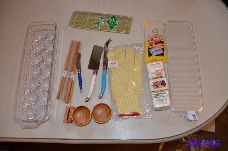 lot 129 image: Misc kitchen items including sushi items, egg...