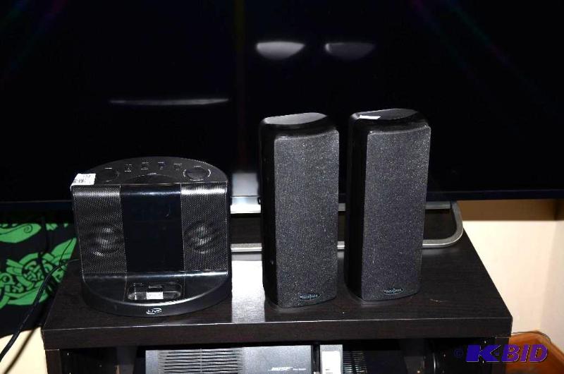 lot 132 image: Ilive clock radio docking system modelIC600B...